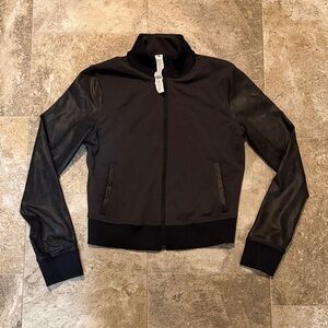Like New Lululemon Athletica Cropped Black Patterned Zip-Up Jacket